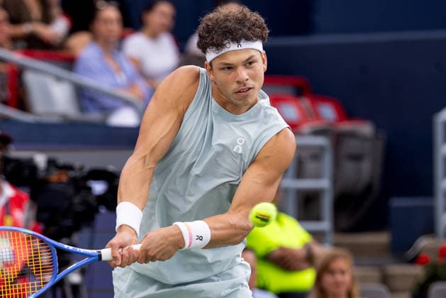 August 11, 2026, Montreal, Quebec, Canada: BEN SHELTON (5) from USA backhand in match against Jakub Mensik (13) from Czech Republic in quarter final at Canadian Open at IGA stadium in Montreal, Quebec, Canada on 2026-08-11 Montreal Canada - ZUMAl189 20260811_zsp_l189_061 Copyright: xYannickxLegarex