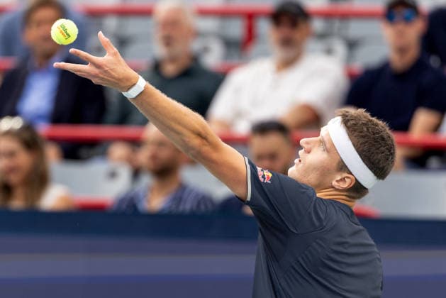 August 11, 2026, Montreal, Quebec, Canada: JAKUB MENSIK (13) from Czech Republic serving in match against Ben Shelton (5) from USA in quarter final at Canadian Open at IGA stadium in Montreal, Quebec, Canada on 2026-08-11 TENNIS: Canadian Open Montreal 2026  - ZUMAl189 20260811_zsp_l189_064 Copyright: xYannickxLegarex