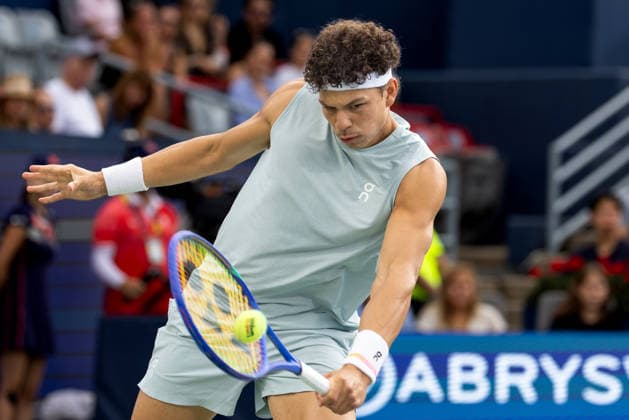 August 11, 2026, Montreal, Quebec, Canada: BEN SHELTON (5) from USA backhand in match against Jakub Mensik (13) from Czech Republic in quarter final at Canadian Open at IGA stadium in Montreal, Quebec, Canada on 2026-08-11 Montreal Canada - ZUMAl189 20260811_zsp_l189_062 Copyright: xYannickxLegarex