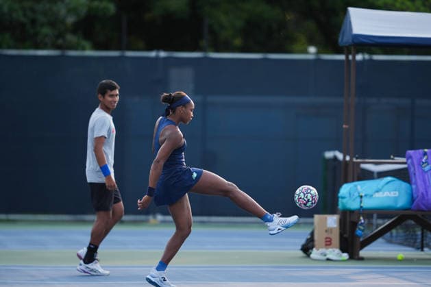 National Bank Open 2026 - Day 11 TORONTO, CANADA - AUGUST 11 : Coco Gauff of the United States plays foot tennis as she practices on day 11 of WTA, Tennis Damen 1000 National Bank Open after her quarterfinal opponent Belinda Bencic of Switzerland withdrew from the tournament due to a hip injury in Toronto, Ontario, Canada on August 11, 2026. Mert Alper Dervis Anadolu Ontario Canada. Editorial use only. Please get in touch for any other usage.  Copyright: x2026xAnadoluxMertxAlperxDervisx