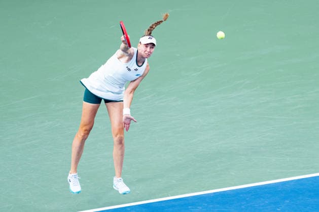 TORONTO, ON - AUGUST 11: Elena Rybakina of Kazakhstan serves the ball during her Quarter-final match of the WTA, Tennis Damen National Bank Open tournament on August 10, 2026 at Sobeys Stadium in Toronto, ON, Canada (Photo by Julian Avram Icon Sportswire) TENNIS: AUG 11 National Bank Open EDITORIAL USE ONLY Icon2608110012