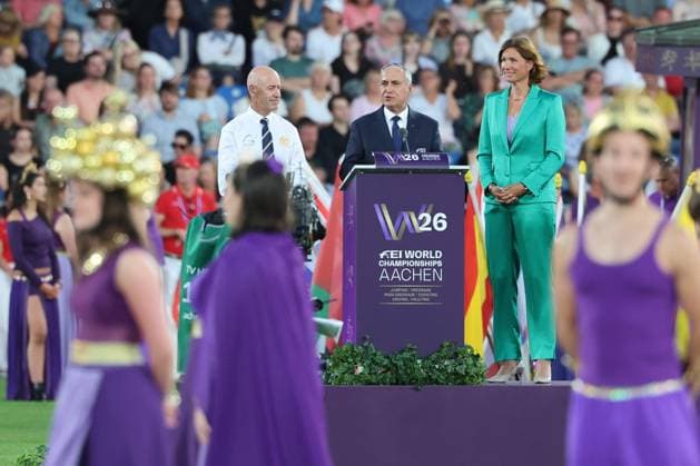 Eröffnung der Weltmeisterschaft durch Präsident des Weltreiterverbandes FEI ist der Belgier Ingmar De Vos und der Präsidentin des Aachen-Laurensberger Rennvereins (ALRV), der den CHIO Aachen und die WM veranstaltet, Stefanie Peters, Athletensprecher australischer Vielseitigkeitsreiter Andrew Hoy , Eröffnungsfeier , Opening ceremony , AACHEN - FEI World Championships 2026, Weltfest des Pferdesports, Reitsport Weltmeisterschaft 2026, Aachen 2026, Welcome Home 2026, Aachener Soers, 11. bis 23. August 2026, Reitsport, 11.08.2026, Aachen Aachener Soers Deutschland *** The World Championships will be opened by Ingmar De Vos of Belgium, President of the International Equestrian Federation (FEI), and the President of the Aachen Laurensberger Racing Club (ALRV)—which organizes the CHIO Aachen and the World Championships— Stefanie Peters, Australian eventing rider and athlete spokesperson Andrew Hoy, opening ceremony, AACHEN FEI World Championships 2026, World Festival of Equestrian Sports, 2026 Equestrian World Championships, Aachen 2026, Welcome Home 2026, Aachen Soers, August 11–23, 2026, Equestrian Sports, August 11, 2026, Aachen Soers, Germany