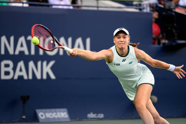 August 11, 2026, Toronto, Ontario, Canada: ELENA RYBAKINA of Kazakhstan returns the ball during her quarterfinal match against Naomi Osaka of Japan at the National Bank Open, part of the Hologic WTA, Tennis Damen Tour at Sobeys Stadium. Tennis 2026: WTA 1000 National Bank Open Presented By Rogers.  - ZUMAr228 20260811_znp_r228_004 Copyright: xVasiliyxRyabykhx