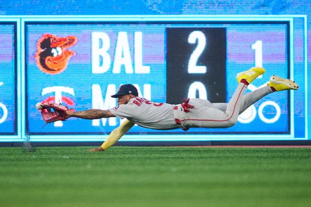 August 11, 2026, Toronto, On, Canada: Boston Red Sox s Ceddanne Rafaela (3) can t make the catch as Toronto Blue Jays Brett Bateman (21) hits an RBI double during third inning MLB, Baseball Herren, USA baseball action in Toronto, on Tuesday, Aug. 11, 2026. Canada News - August 11, 2026  - ZUMAc35_ 20260811_zaf_c35_110 Copyright: xSammyxKoganx