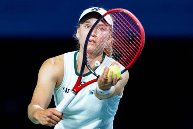 TORONTO, ON - AUGUST 11: Elena Rybakina of Kazakhstan serves the ball during her Quarter-final match of the WTA, Tennis Damen National Bank Open tournament on August 10, 2026 at Sobeys Stadium in Toronto, ON, Canada (Photo by Julian Avram Icon Sportswire) TENNIS: AUG 11 National Bank Open EDITORIAL USE ONLY Icon2608110148