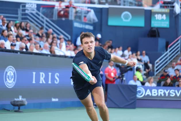 ATP, Tennis Herren Masters 1000 National Bank Open Montreal 2026 - Quarter Finals - Day 11 Jakub Mensik of Czech Republic lunges to play a forehand during the Men™s quarter-final match against Ben Shelton of United States on day 11 of the ATP Masters 1000 National Bank Open at IGA Stadium. on August 11, 2026, in Montreal, Canada. (Photo by Horacio Zamora Eyepix Group) Copyright: xHoracioxZamorax xEyepixxGroupx HZ_11082026_195638