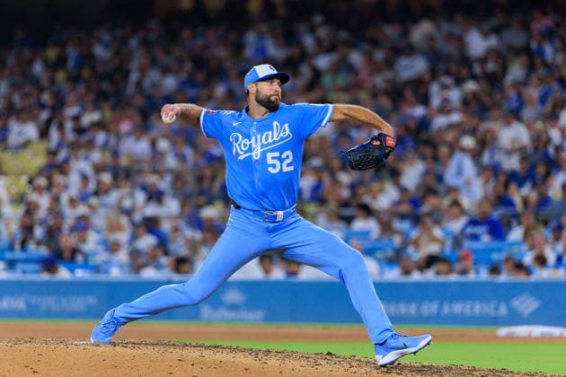 August 11, 2026, Los Angeles, California, USA: Starting pitcher, Michael Wacha 52 of the Kansas City Royals during a regular season MLB, Baseball Herren, USA game against the Los Angeles Dodgers on Tuesday August 11, 2026 at Dodger Stadium in Los Angeles, California. JAVIER ROJAS PI Los Angeles USA - ZUMAp124 20260811_zaa_p124_037 Copyright: xJavierxRojasx