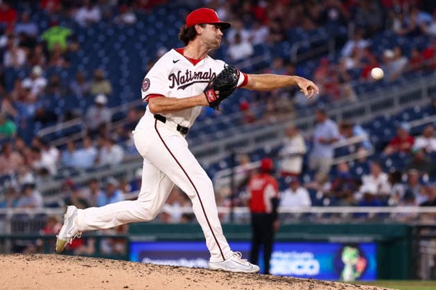 August 11, 2026, Washington D.C, District Of Columbia, United States: Washington, DC; Washington Nationals pitcher Tom Cosgrove (34) warms up during the Major League Baseball game between the Washington Nationals and the Chicago Cubs at Nationals Park on Tuesday, August 11, 2026. The Cubs beat the Nationals 8-6. Washington D.C United States - ZUMAp258 20260811_znp_p258_040 Copyright: xStevexPrakopex