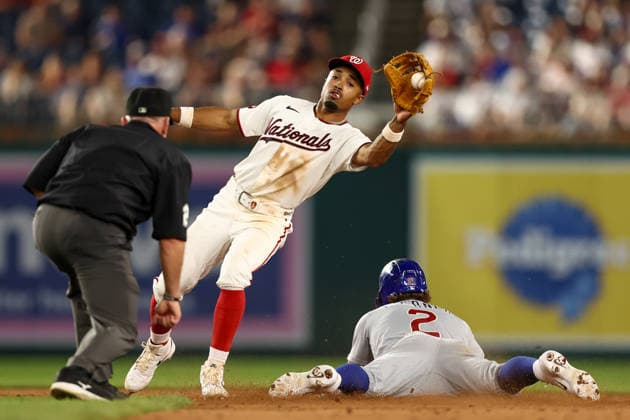 August 11, 2026, Washington D.C, District Of Columbia, United States: Washington, DC; Chicago Cubs second baseman Nico Hoerner (2) steals second base during the Major League Baseball game between the Washington Nationals and the Chicago Cubs at Nationals Park on Tuesday, August 11, 2026. The Cubs beat the Nationals 8-6. MLB, Baseball Herren, USA Chicago Cubs 8:6 Washington Nationals  - ZUMAp258 20260811_znp_p258_070 Copyright: xStevexPrakopex