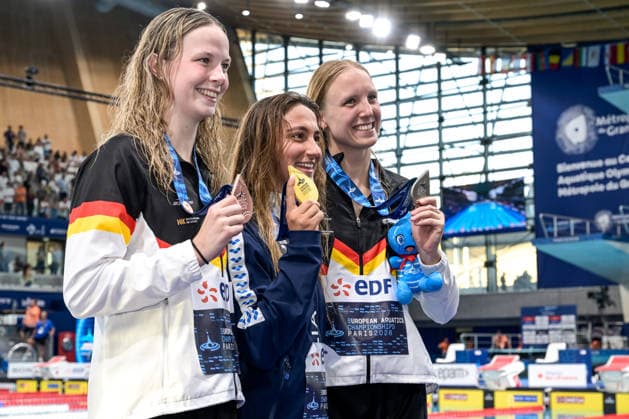 Isabel Gose of Germany, silver, Simona Quadarella of Italy, gold, Maya Werner of Germany, bronze show the medals after competing in the swimming 800m Freestyle Women Final during the European Aquatics Championships at the Olympic Aquatic Center in Paris (France), August 11, 2026. Giorgio Scala DBM - Deepbluemedia Insidefoto