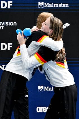 Isabel Gose of Germany, silver, Maya Werner of Germany, bronze celebrate after the swimming 800m Freestyle Women Final during the European Aquatics Championships at the Olympic Aquatic Center in Paris (France), August 11, 2026. Andrea Masini Deepbluemedia Insidefoto