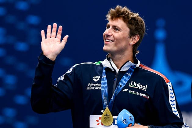 Nicolo Martinenghi of Italy celebrates after winning the gold medal in the swimming 100m Breaststroke Men Final during the European Aquatics Championships at the Olympic Aquatic Center in Paris (France), August 11, 2026. Andrea Staccioli