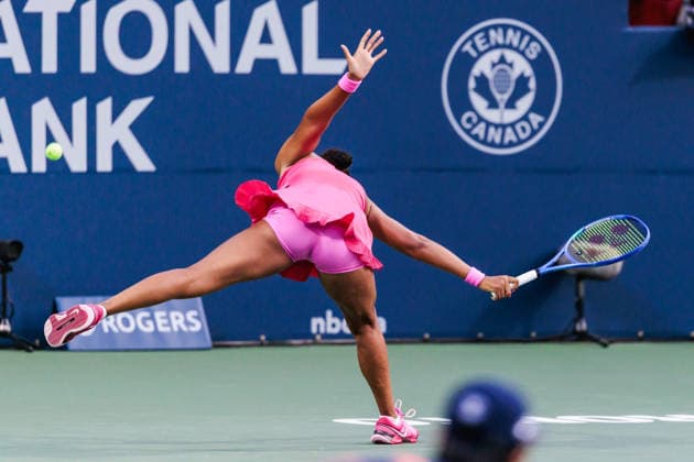 TORONTO, ON - AUGUST 11: Naomi Osaka (JPN) is seen in action during a women s singles quarter-final match at the WTA, Tennis Damen 1000 National Bank Open on August 11, 2026 at Sobeys Stadium in Toronto, ON (Photo by Mathew Tsang Icon Sportswire) TENNIS: AUG 11 National Bank Open EDITORIAL USE ONLY Icon260811042
