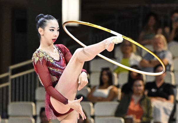 12.08.2026, xhbx, Rhythmische Sportgymnastik Weltmeisterschaft 2026, v.l. Qi Wang (China) Reifenübung (DFL DFB REGULATIONS PROHIBIT ANY USE OF PHOTOGRAPHS as IMAGE SEQUENCES and or QUASI-VIDEO) Frankfurt am Main *** August 12, 2026, xhbx, 2026 Rhythmic Gymnastics World Championships, from left: Qi Wang (China), hoop routine. DFL and DFB regulations prohibit any use of photographs as image sequences and or quasi-video. Frankfurt am Main