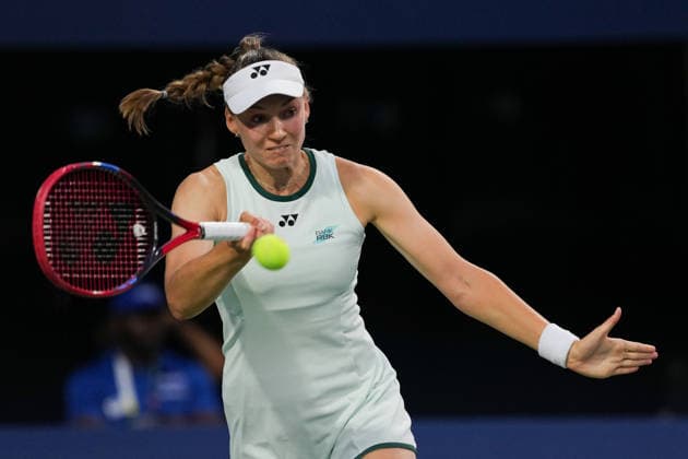 WTA, Tennis Damen Masters 1000 National Bank Open Toronto 2026 - Quarter Finals - Day 11 Elena Rybakina of Kazakhstan plays a forehand during the Women™s Singles quarter-final match against Naomi Osaka of Japan on day 11 of the WTA Masters 1000 National Bank Open at Sobeys Stadium on August 11, 2026, in Toronto, Canada. (Photo by Leonardo Ramirez Eyepix Group) Copyright: xLeonardoxRamirezx xEyepixxGroupx LR_11082026_10067