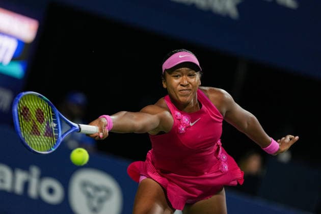 WTA, Tennis Damen Masters 1000 National Bank Open Toronto 2026 - Quarter Finals - Day 11 Naomi Osaka of Japan lunges to play a forehand during the Women™s Singles quarter-final match against Elena Rybakina of Kazakhstan on day 11 of the WTA Masters 1000 National Bank Open at Sobeys Stadium on August 11, 2026, in Toronto, Canada. (Photo by Leonardo Ramirez Eyepix Group) Copyright: xLeonardoxRamirezx xEyepixxGroupx LR_11082026_10109