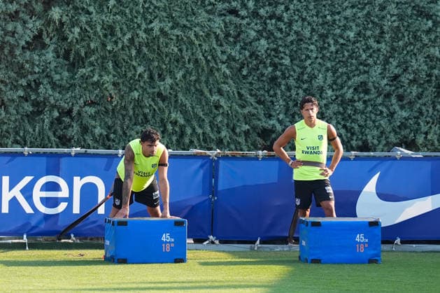 August 12, 2026, Majadahonda, Madrid, Spain: Giuliano Simeone and Marc Pubill during the training day of Atletico de Madrid at Ciudad Deportiva Wanda Atletico de Madrid on August 12, 2026, in Majadahonda, Madrid, Spain. Majadahonda Spain - ZUMAa181 20260812_zaa_a181_008 Copyright: xDennisxAgyemanx