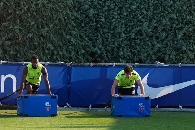 August 12, 2026, Majadahonda, Madrid, Spain: Julian Alvarez and Thomas Lemar during the training day of Atletico de Madrid at Ciudad Deportiva Wanda Atletico de Madrid on August 12, 2026, in Majadahonda, Madrid, Spain. Majadahonda Spain - ZUMAa181 20260812_zaa_a181_049 Copyright: xDennisxAgyemanx