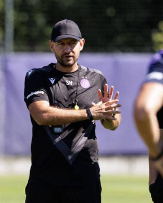 SOCCER - UEFA ECL, A.Wien vs Beita VIENNA,AUSTRIA,12.AUG.26 - SOCCER - UEFA Conference League, qualification, FK Austria Wien vs Beitar Jerusalem, preview, training A.Wien. Image shows head coach Stephan Helm (A.Wien).  GEPAxpictures xArminxRauthner