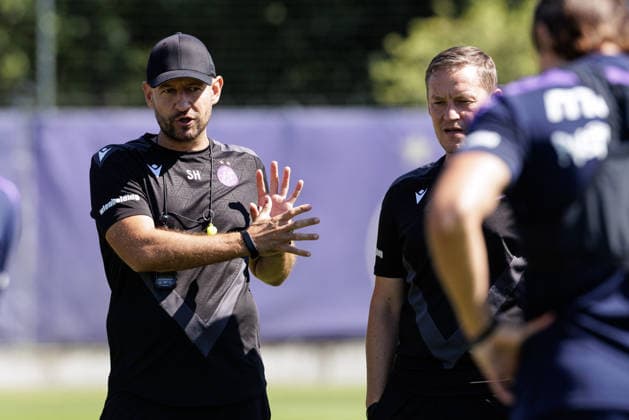 SOCCER - UEFA ECL, A.Wien vs Beita VIENNA,AUSTRIA,12.AUG.26 - SOCCER - UEFA Conference League, qualification, FK Austria Wien vs Beitar Jerusalem, preview, training A.Wien. Image shows head coach Stephan Helm and assistant coach Christian Wegleitner (A.Wien).  GEPAxpictures xArminxRauthner
