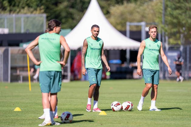 12.08.2026, GER Deutschland, Fussball, Saison 2026 2027, Trainingslager Werder Bremen, Tag 3. des Trainingslagers von SV Werder Bremen in Harsewinkel-Marienfeld, 2. Trainingseinheit des Tages Justin Njinmah (SV Werder Bremen, 11) Harsewinkel-Marienfeld Hotel-Residence Klosterpforte Nordrhein-Westfalen (NRW) Deutschland *** August 12, 2026, GER Germany, Soccer, 2026–2027 Season, Werder Bremen Training Camp, Day 3 of SV Werder Bremen’s training camp in Harsewinkel Marienfeld, 2nd training session of the day: Justin Njinmah (SV Werder Bremen), 11 Harsewinkel Marienfeld Hotel Residence Klosterpforte, North Rhine-Westphalia (NRW), Germany Copyright: xnordphotoxGmbHx xChristianxSchulzex