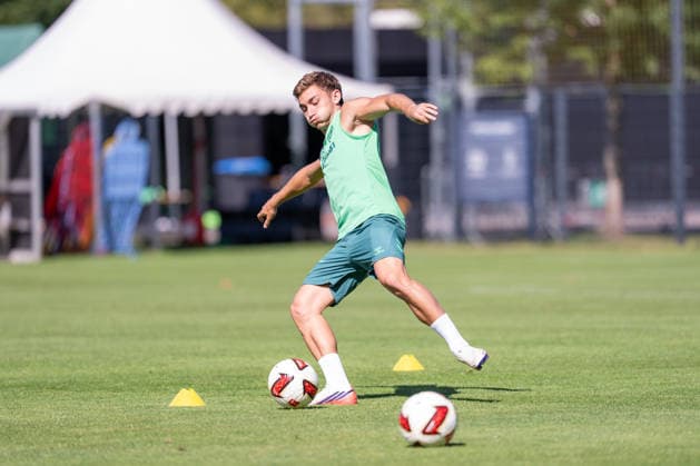 12.08.2026, GER Deutschland, Fussball, Saison 2026 2027, Trainingslager Werder Bremen, Tag 3. des Trainingslagers von SV Werder Bremen in Harsewinkel-Marienfeld, 2. Trainingseinheit des Tages Chuki (SV Werder Bremen, 20) Einzelaktion; Ganzkörper Ganzkoerper ; Ball am Fuss; Harsewinkel-Marienfeld Hotel-Residence Klosterpforte Nordrhein-Westfalen (NRW) Deutschland *** August 12, 2026, GER Germany, Soccer, 2026–2027 Season, Werder Bremen Training Camp, Day 3 of SV Werder Bremen’s training camp in Harsewinkel Marienfeld, 2nd training session of the day: Chuki SV Werder Bremen, 20 individual drills—full-body, ball at the feet—Harsewinkel Marienfeld Hotel Residence Klosterpforte, North Rhine-Westphalia (NRW), Germany Copyright: xnordphotoxGmbHx xChristianxSchulzex