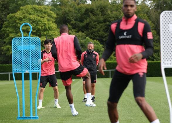 Rangers manager Derek McInnes looks oner Olwethu Makhanya, Dujon Sterling and Daisuke Yokota training ahead of tomorrow s Europa League qualifying match against Jagiellonia Bialystok. Rangers Training - The Rangers Training Centre, Glasgow, Lanarkshire, Scotland, UK - 12 Aug 2026Glasgow The Rangers Training Centre Lanarkshire United Kingdom  Copyright: xO Rourke RangersxFC Shutterstockx 17066919ag