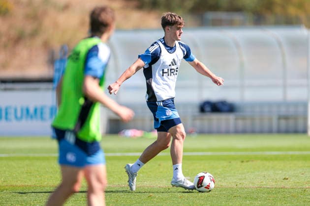 12.08.2026, Fussball, Training des FC Schalke 04. Dylan Leonard (FC Schalke 04). Gelsenkirchen Trainingsgelände FC Schalke 04 NRW Deutschland xRHR-FOTO YYx *** August 12, 2026, Soccer, FC Schalke 04 Training Dylan Leonard FC Schalke 04 Gelsenkirchen FC Schalke 04 Training Facility NRW Germany xRHR PHOTO YYx Copyright: RHR-FOTOx RHR-FOTO YY