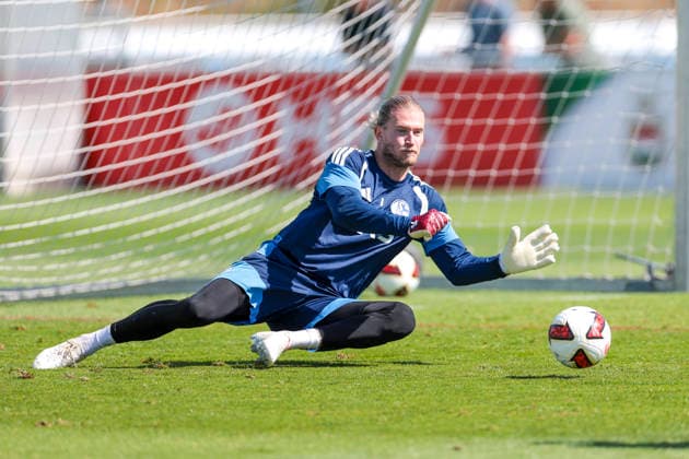 12.08.2026, Fussball, Training des FC Schalke 04. Torwart Loris Karius (FC Schalke 04). Gelsenkirchen Trainingsgelände FC Schalke 04 NRW Deutschland xRHR-FOTO YYx *** August 12, 2026, Soccer, FC Schalke 04 goalkeeper Loris Karius at training; FC Schalke 04, Gelsenkirchen, FC Schalke 04 training facility, North Rhine-Westphalia, Germany xRHR PHOTO YYx Copyright: RHR-FOTOx RHR-FOTO YY