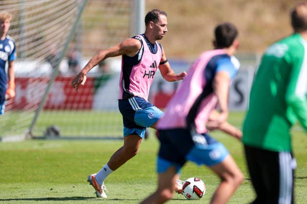 12.08.2026, Fussball, Training des FC Schalke 04. Nikola Katic (FC Schalke 04). Gelsenkirchen Trainingsgelände FC Schalke 04 NRW Deutschland xRHR-FOTO YYx *** August 12, 2026, Soccer, FC Schalke 04 Training Nikola Katic FC Schalke 04 Gelsenkirchen FC Schalke 04 Training Facility NRW Germany xRHR PHOTO YYx Copyright: RHR-FOTOx RHR-FOTO YY