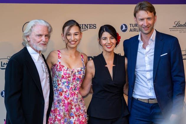 Simon Rolfes mit Ehefrau Jenny, Tochter und Lambertz-Inhaber Dr. Hermann Bühlbecker Media Night während der FEI World Championships Aachen 2026, 11.08.2026 FEI World Championships Aachen 2026, Media Night, 11.08.2026 Aachen *** Simon Rolfes with his wife Jenny, their daughter, and Lambertz owner Dr. Hermann Bühlbecker at Media Night during the 2026 FEI World Championships in Aachen, August 11, 2026; 2026 FEI World Championships in Aachen, Media Night, August 11, 2026; Aachen Copyright: xEibner-Pressefoto J.xDerondeaux EP_JDU