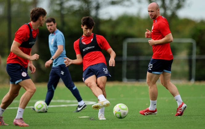 Shelbourne Squad Training & press conference, PK, Pressekonferenz AUL Complex, Dublin 12 8 2026 Rodrigo Freitas Rodrigo Freitas 12 8 2026  Copyright: xx RB1_0564