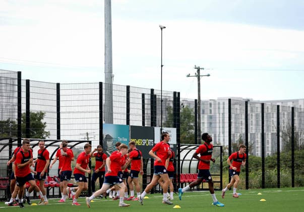 Shelbourne Squad Training & press conference, PK, Pressekonferenz AUL Complex, Dublin 12 8 2026 A view of Shelbourne Squad Training A view of Shelbourne Squad Training 12 8 2026  Copyright: xx RB2_8074