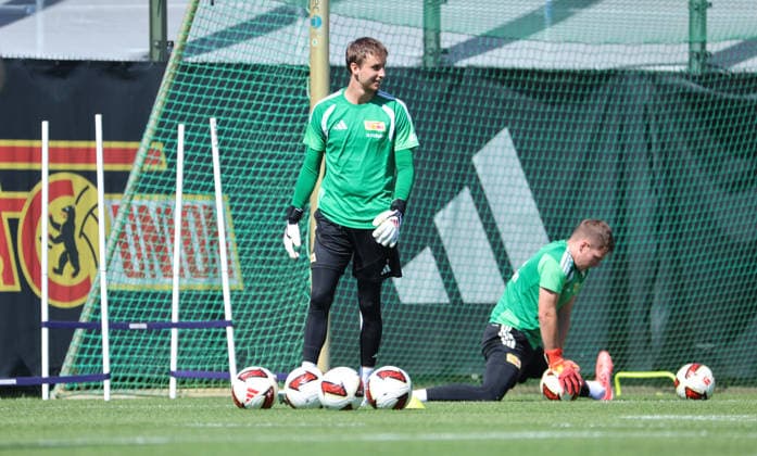 Torwart Frederik Rönnow, Torwart Matheo Raab Fußball Fussball Training Bundesliga Herren DFL Saison 2026 2027 12.08.2026 1.FC Union Berlin FCU DFL regulations prohibit any use of photographs as image sequences and or quasi-video. *** Goalkeeper Frederik Rönnow, Goalkeeper Matheo Raab Sports Soccer Soccer Training Bundesliga Men s DFL Season 2026–2027 December 8, 2026 1. FC Union Berlin FCU DFL regulations prohibit any use of photographs as image sequences and or quasi-video