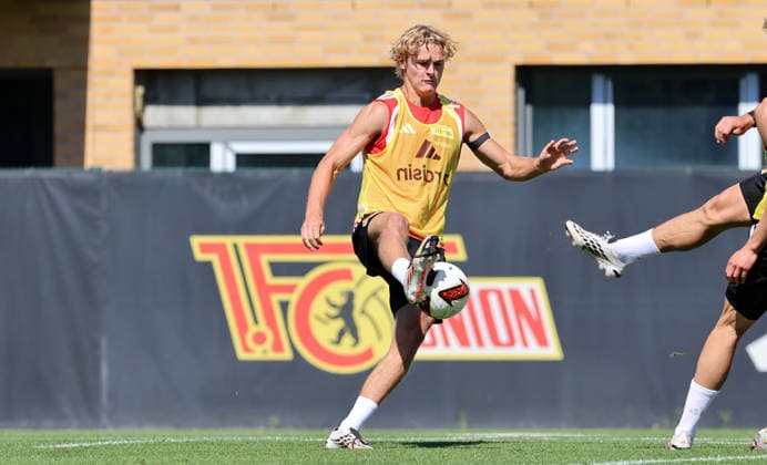 Tom Rothe am Ball Einzelbild Freisteller Aktion Fußball Fussball Training Bundesliga Herren DFL Saison 2026 2027 12.08.2026 1.FC Union Berlin FCU DFL regulations prohibit any use of photographs as image sequences and or quasi-video. *** Tom Rothe on the Ball, Single Frame, Cutout, Action, Sports, Soccer, Soccer Training, Bundesliga, Men s, DFL, 2026–2027 Season, December 8, 2026, 1. FC Union Berlin, FCU. DFL regulations prohibit any use of photographs as image sequences and or quasi-video.