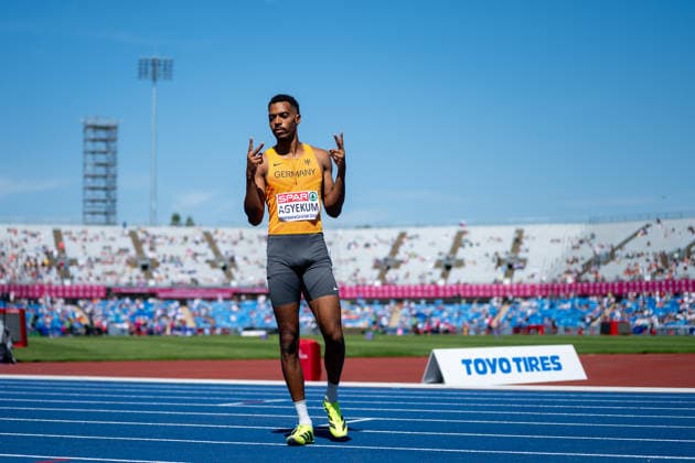 12.08.2026, GBR, Leichtathletik, Europameisterschaft 2026, Morgensession Tag 3, Birmingham Emil Agyekum ( Deutschland ) jubelt im Ziel über einen guten Lauf, 400 Meter Hürden Herren, Halbfinale Birmingham Alexander Stadium England Großbritannien *** August 12, 2026, GBR, Track and Field, 2026 European Championships, Morning Session, Day 3, Birmingham: Emil Agyekum of Germany celebrates a strong performance at the finish line, Men’s 400-meter Hurdles, Semifinals, Alexander Stadium, Birmingham, England, Great Britain Copyright: xNordphoto Memmlerx