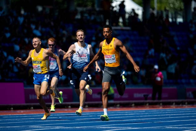 12.08.2026, GBR, Leichtathletik, Europameisterschaft 2026, Morgensession Tag 3, Birmingham Emil Agyekum ( Deutschland ) im Ziel, 400 Meter Hürden Herren, Halbfinale Birmingham Alexander Stadium England Großbritannien *** August 12, 2026, GBR, Track and Field, 2026 European Championships, Morning Session, Day 3, Birmingham: Emil Agyekum of Germany crosses the finish line in the Men s 400-meter Hurdles Semifinal at Alexander Stadium in Birmingham, England, United Kingdom Copyright: xNordphoto Memmlerx