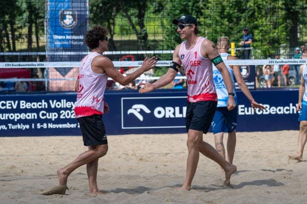 STARE JABLONKI, POLEN - AUGUST 12: Lui Wüst (Player 2, GER), Nils Ehlers (Player 1, GER) during the European Championships Beach volleyball, Beachvolleyball at Stare Jablonki on August 12, 2026 in Stare Jablonki, Polen. Polen Copyright: xPeterxWeberx