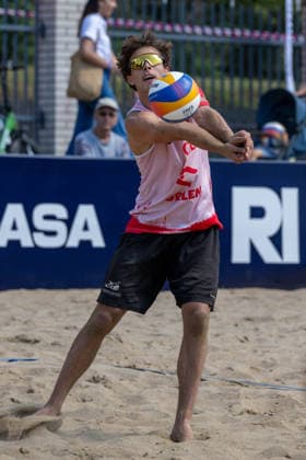 STARE JABLONKI, POLEN - AUGUST 12: Lui Wüst (Player 2, GER) during the European Championships Beach volleyball, Beachvolleyball at Stare Jablonki on August 12, 2026 in Stare Jablonki, Polen. Polen Copyright: xPeterxWeberx