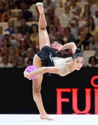 12.08.2026, xhbx, Rhythmische Sportgymnastik Weltmeisterschaft 2026, v.l. Sofia Raffaeli (Italien) Ball (DFL DFB REGULATIONS PROHIBIT ANY USE OF PHOTOGRAPHS as IMAGE SEQUENCES and or QUASI-VIDEO) Frankfurt am Main *** August 12, 2026, xhbx, 2026 Rhythmic Gymnastics World Championships, from left: Sofia Raffaeli, Italy, Ball, DFL, DFB. REGULATIONS PROHIBIT ANY USE OF PHOTOGRAPHS AS IMAGE SEQUENCES AND OR QUASI-VIDEO. Frankfurt am Main