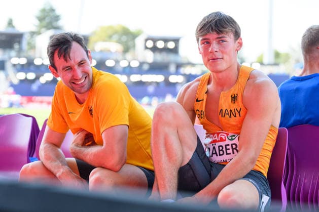 BIRMINGHAM, GREAT BRITAIN - August 12: Niklas Kaul (Germany) and Amadeus Gräber (Germany) together on the the bench during the decathlon long jump competition during the European Athletics Championships 2026 at Alexander Stadium in Birmingham, Great Britain (Photo by Sven Beyrich Sports Press Photo)  Copyright: xSvenxBeyrich SportsxPressxPhotox Sportspressphoto_SPR204536