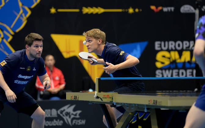 (260812) -- MALMO, Aug. 12, 2026 -- Kristian Karlsson Anton Kallberg (R) compete during the men s doubles round of 16 match between China s Lin Shidong Wen Ruibo and Sweden s Kristian Karlsson Anton Kallberg at the WTT Europe Smash Sweden 2026 in Malmo, Sweden, Aug. 12, 2026. ) (SP)SWEDEN-MALMO Table tennis, Tischtennis WTT EUROPE SMASH 2026 WengxXinyang 