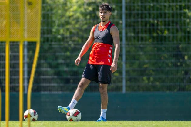 Regionalliga Nordost -Saison 26 27 Hallescher FC Training Neuzugang Osman Atilgan Halle, Deutschland 12.August 2026: Im Bild:Neuzugang Osman Atilgan (Halle) beim ersten Training in Halle Halle Saale Leuna Chemie Stadion Sachsen-Anhalt Deutschland *** Regionalliga Northeast, Season 26–27: Hallescher FC Training Session with New Signing Osman Atilgan, Halle, Germany, August 12, 2026. Pictured: New signing Osman Atilgan at his first training session in Halle at the Halle Saale Leuna Chemie Stadium, Saxony-Anhalt, Germany
