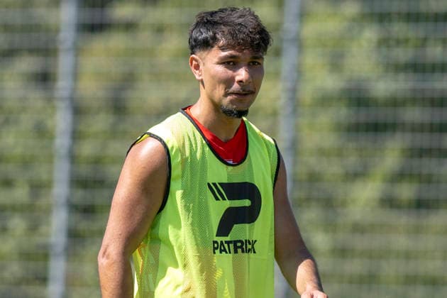 Regionalliga Nordost -Saison 26 27 Hallescher FC Training Neuzugang Osman Atilgan Halle, Deutschland 12.August 2026: Im Bild:Neuzugang Osman Atilgan (Halle) beim ersten Training in Halle Halle Saale Leuna Chemie Stadion Sachsen-Anhalt Deutschland *** Regionalliga Northeast, Season 26–27: Hallescher FC Training Session with New Signing Osman Atilgan, Halle, Germany, August 12, 2026. Pictured: New signing Osman Atilgan at his first training session in Halle at the Halle Saale Leuna Chemie Stadium, Saxony-Anhalt, Germany