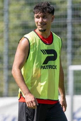 Regionalliga Nordost -Saison 26 27 Hallescher FC Training Neuzugang Osman Atilgan Halle, Deutschland 12.August 2026: Im Bild:Neuzugang Osman Atilgan (Halle) beim ersten Training in Halle Halle Saale Leuna Chemie Stadion Sachsen-Anhalt Deutschland *** Regionalliga Northeast, Season 26–27: Hallescher FC Training Session with New Signing Osman Atilgan, Halle, Germany, August 12, 2026. Pictured: New signing Osman Atilgan at his first training session in Halle at the Halle Saale Leuna Chemie Stadium, Saxony-Anhalt, Germany
