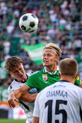 SOCCER - UEFA ECL, Rapid vs Paide VIENNA,AUSTRIA,12.AUG.26 - SOCCER - UEFA Conference League, qualification, SK Rapid Wien vs Paide Linnameeskond. Image shows Oskar Hoim (Paide) and Tobias Gulliksen (Rapid).  GEPAxpictures xKevinxHackner