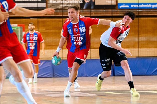 Bietigheim: HBL - 26 27 - SG BBM Bietigheim - Pfadi Winterthur Fabian Wiederstein (Bietigheim), Maximilian Freiberg (Winterthur) Bietigheim-Bissingen Halle am Viadukt Baden-Württemberg Deutschland *** Bietigheim HBL 26 27 SG BBM Bietigheim Pfadi Winterthur Fabian Wiederstein (Bietigheim), Maximilian Freiberg (Winterthur) Bietigheim, Bissingen, Halle am Viadukt, Baden-Württemberg, Germany