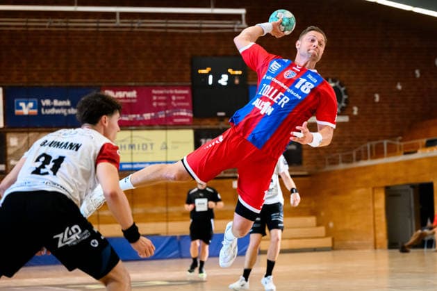 Bietigheim: HBL - 26 27 - SG BBM Bietigheim - Pfadi Winterthur Fabian Wiederstein (Bietigheim) Bietigheim-Bissingen Halle am Viadukt Baden-Württemberg Deutschland *** Bietigheim HBL 26 27 SG BBM Bietigheim Pfadi Winterthur Fabian Wiederstein Bietigheim Bietigheim Bissingen Halle am Viadukt Baden-Württemberg Germany