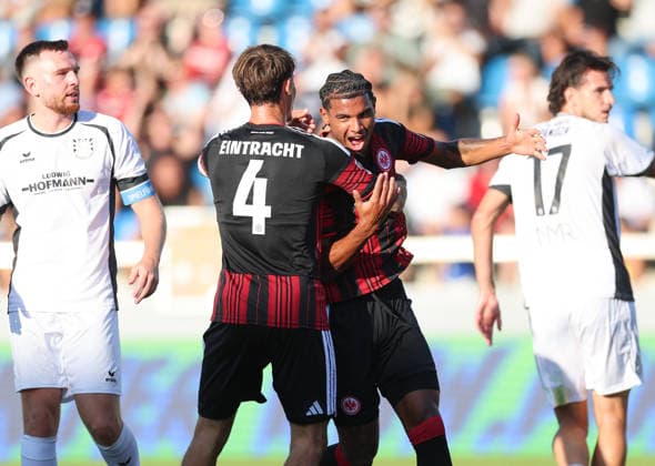 12.08.2026, Fussball Testspiel, FSV Frankfurt - Eintracht Frankfurt, v.l., Torjubel zum 0:1 durch Otavio Galdino Fernandes (Eintracht Frankfurt), Goal celebration, celebrate the goal DFL DFB REGULATIONS PROHIBIT ANY USE OF PHOTOGRAPHS AS IMAGE SEQUENCES AND OR QUASI-VIDEO. xdcx *** August 12, 2026, Soccer Friendly Match, FSV Frankfurt vs. Eintracht Frankfurt, from left, goal celebration for the 0–1 goal by Otavio Galdino Fernandes of Eintracht Frankfurt, goal celebration, celebrating the goal. DFL and DFB regulations prohibit any use of photographs as image sequences and or quasi-video. xdcx Copyright: HMBxMedia Claus