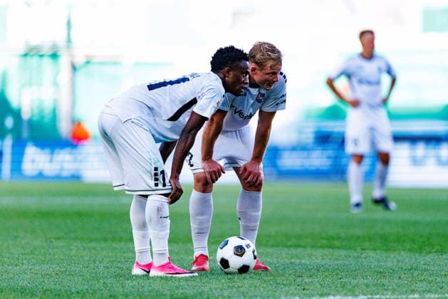 VIENNA, AUSTRIA - 12 AUGUST 2026: Image shows Lilander Michael (Paide, 2) and Sohna Modou (Paide, 11) during freekick preperation during UEFA Conference League 2026 27 Third Qualifying Round, Second Leg: SK Rapid Wien vs Paide Linnameeskond at Weststadion on 12 08 2026 in Vienna, Austria. Austria Copyright: xFröhlichxPascalx
